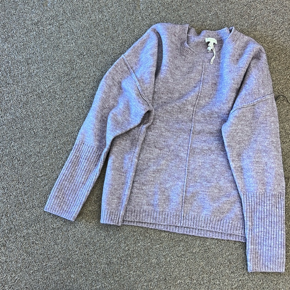 Womens Legendary Outfitters Sweater